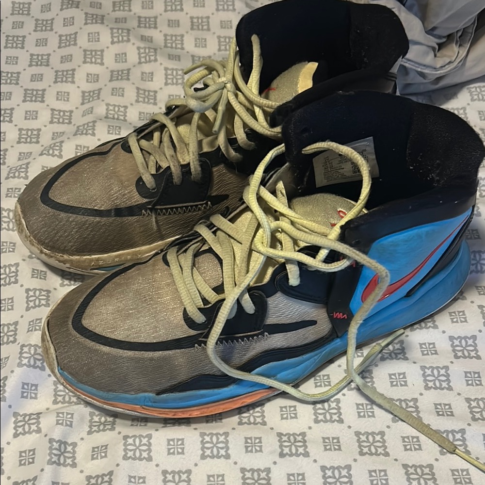 Nike Blue and Black Kyrie Infinity High-Top Sneakers - 7Y